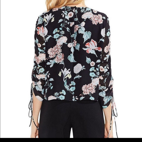 Vince Camuto Black Floral Blouse Size Medium - Picture 2 of 7
